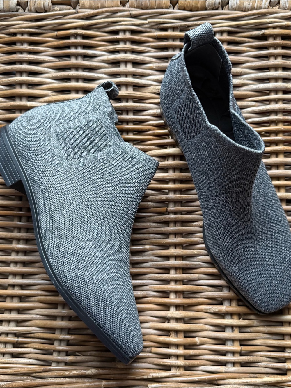VIVAIA Ryan Womens Chelsea Ankle Boots Knit Gray Pull On Size 9.5 41 Square Toe